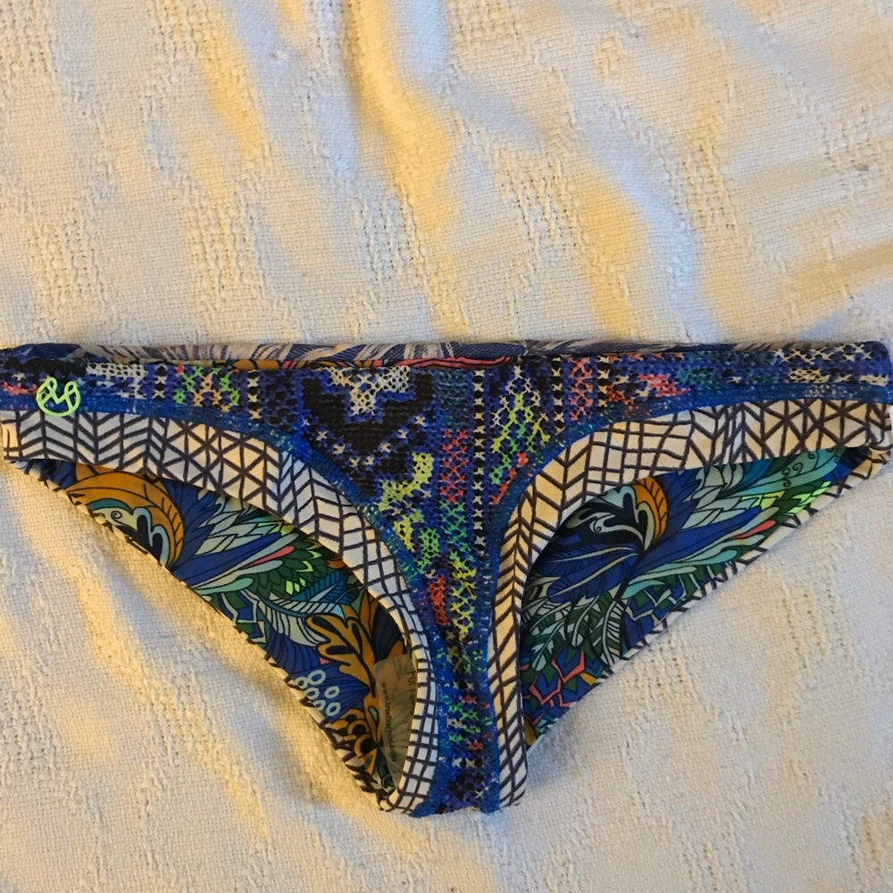 NWT MAAJI Reversible Bikini Bottom SZ S